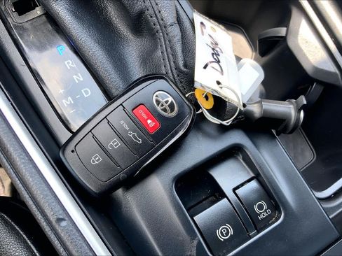 Used 2025 Toyota Grand Highlander AWD image 13