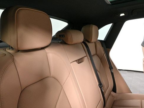 Certified 2026 Porsche Macan image 23