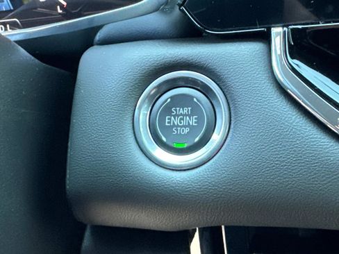 New 2025 GMC Canyon Elevation w/ Convenience Package image 17