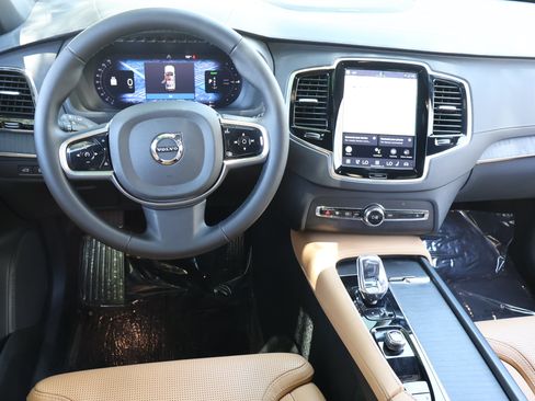 Used 2025 Volvo XC90 T8 Ultra w/ Protection Package Premier AWD/4WD image 18