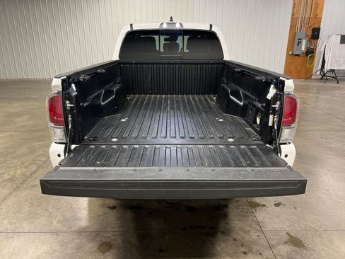 Used 2023 Toyota Tacoma TRD Off-Road w/ TRD Premium Off Road Package AWD/4WD image 11