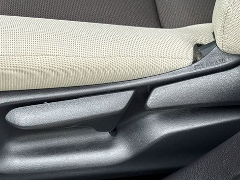 Used 2025 Toyota Corolla LE FWD image 20