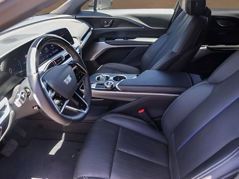 Certified 2024 Cadillac Lyriq Luxury AWD/4WD image 8