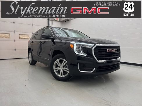 Used 2023 GMC Terrain SLE w/ Driver Convenience Package image 1
