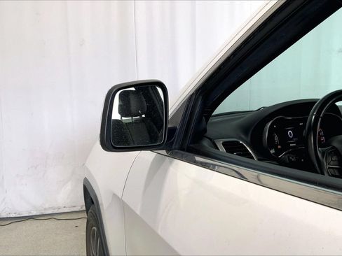 Used 2020 Jeep Grand Cherokee Limited RWD image 10