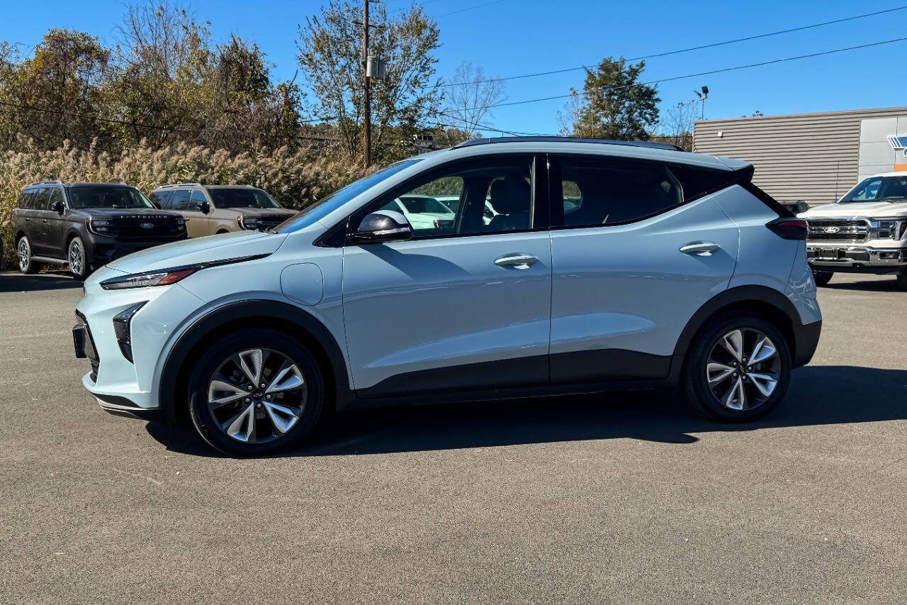 Used 2022 Chevrolet Bolt EUV LT w/ Convenience Package FWD image 6