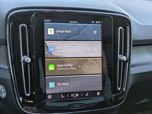 Certified 2023 Volvo XC40 Recharge Plus image 19