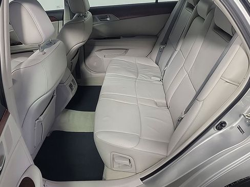 Used 2011 Toyota Avalon Limited FWD image 16