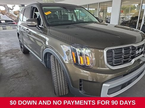 Used 2025 Kia Telluride S FWD image 3
