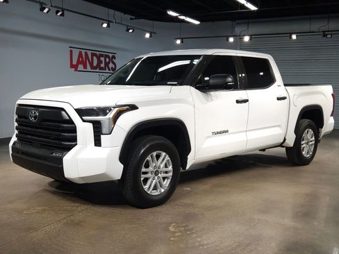 Used 2023 Toyota Tundra SR5 w/ SR5 Convenience Package image 3