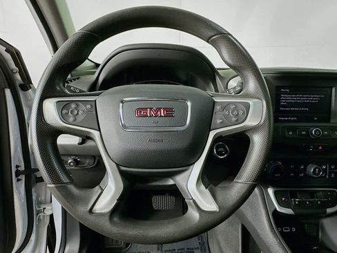 Used 2022 GMC Terrain SLE w/ Driver Convenience Package image 16