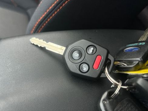 Used 2018 Subaru Crosstrek 2.0i Premium w/ Moonroof Package image 33