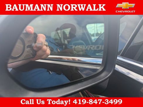 Used 2025 Chevrolet Equinox EV LT w/ Convenience Package AWD/4WD image 11