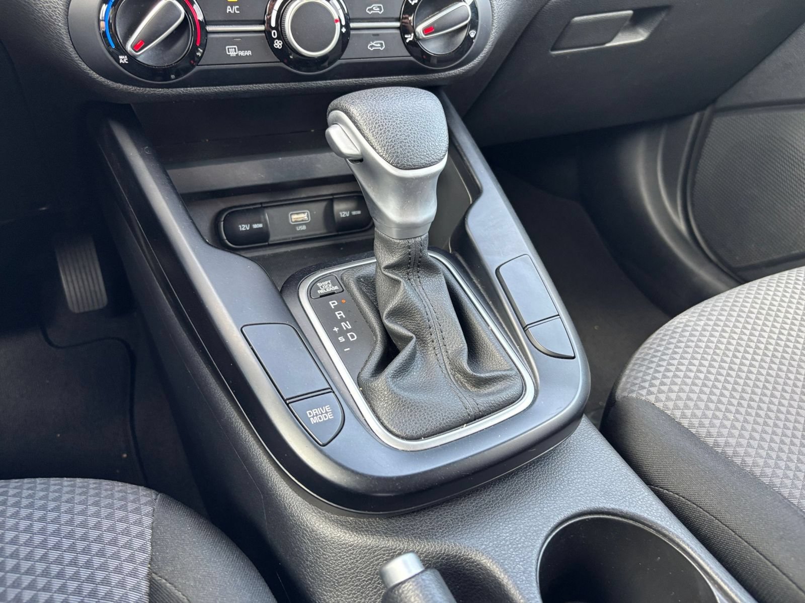 Used 2025 Kia Soul LX w/ LX Technology Package FWD image 38