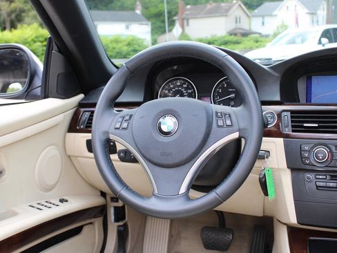 Used 2012 BMW 328i Convertible RWD image 18