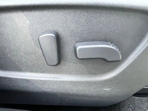 Used 2019 Nissan Rogue SL w/ Premium Package image 13