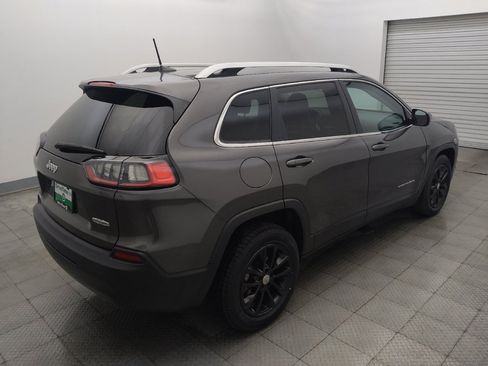 Used 2019 Jeep Cherokee Latitude Plus FWD image 9
