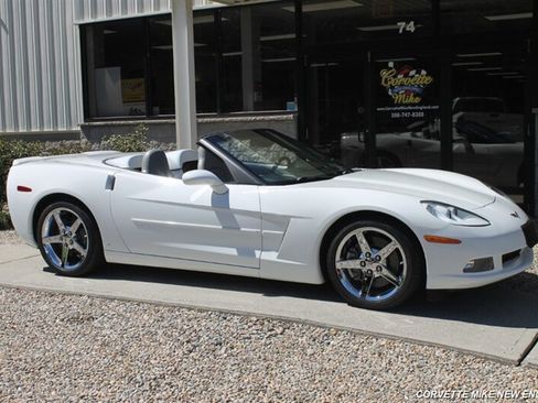 Used 2007 Chevrolet Corvette Convertible w/ Preferred Equipment Group RWD image 18