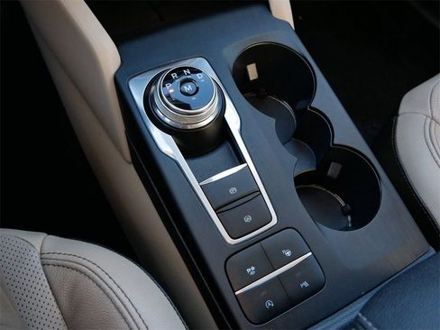 Used 2020 Ford Escape Titanium image 23