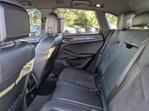 Used 2020 Porsche Macan image 15