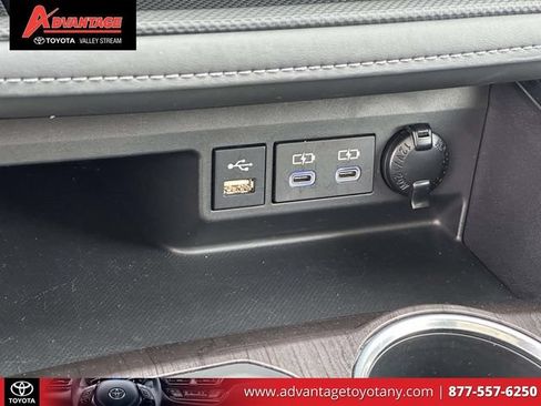 Used 2022 Toyota Highlander Platinum AWD/4WD image 37