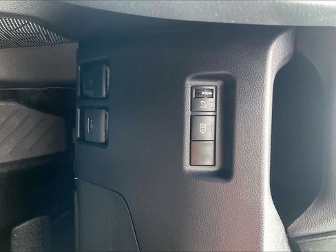 Used 2024 Toyota RAV4 XLE FWD image 33