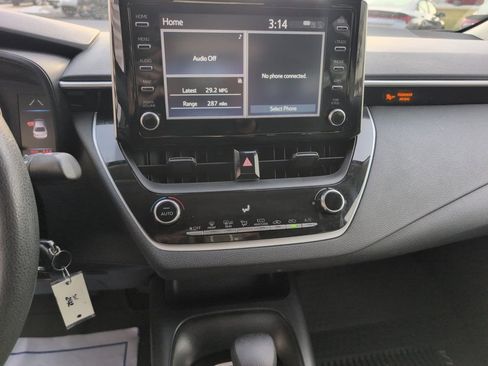 Used 2020 Toyota Corolla LE image 19