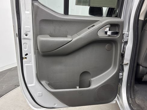 Used 2018 Nissan Frontier PRO-4X image 23