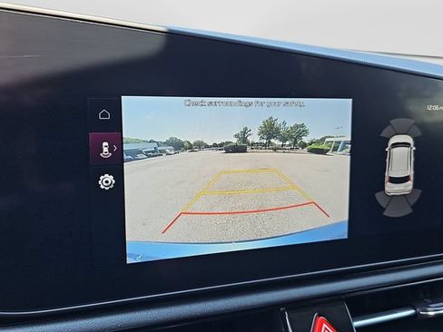 Used 2024 Kia Niro SX Touring FWD image 18