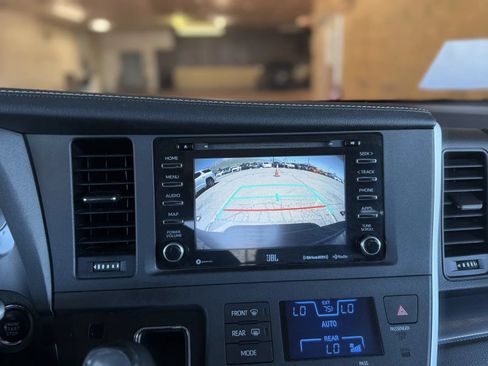 Used 2020 Toyota Sienna SE Premium AWD/4WD image 34