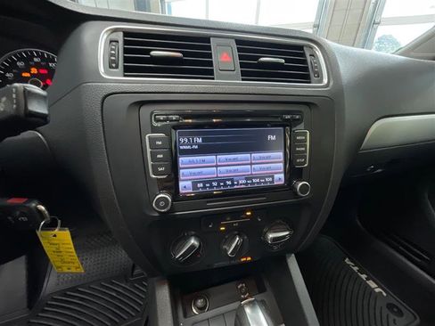 Used 2013 Volkswagen Jetta SE FWD image 17