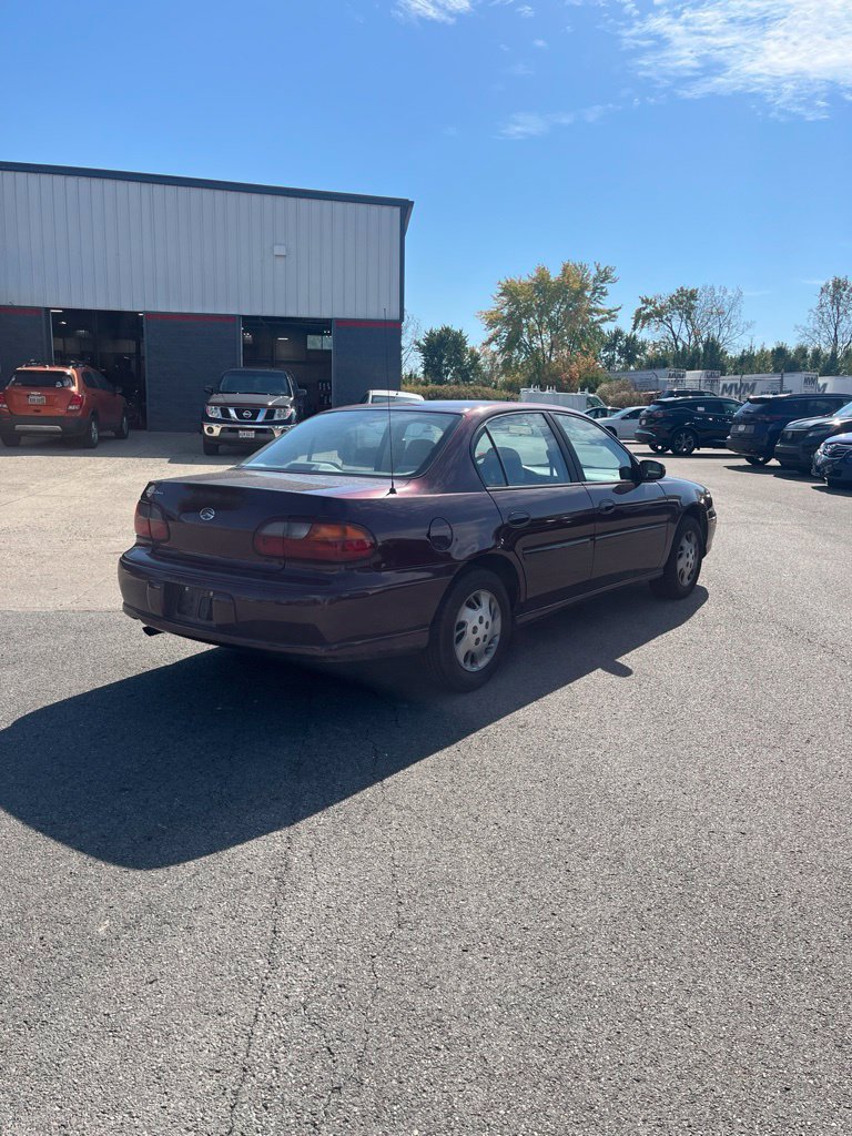 Used 1999 Chevrolet Malibu w/ Preferred Equipment Group 1 FWD image 5