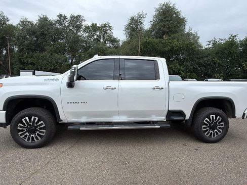 Used 2022 Chevrolet Silverado 2500 High Country w/ Technology Package AWD/4WD image 8