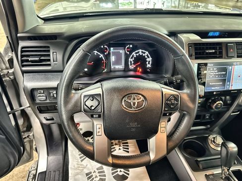 Used 2022 Toyota 4Runner SR5 Premium AWD/4WD image 17