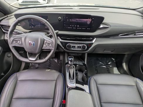 Used 2025 Buick Envista Sport Touring w/ Convenience I Package FWD image 17