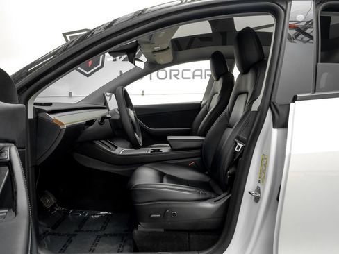 Used 2021 Tesla Model Y Long Range AWD/4WD image 4