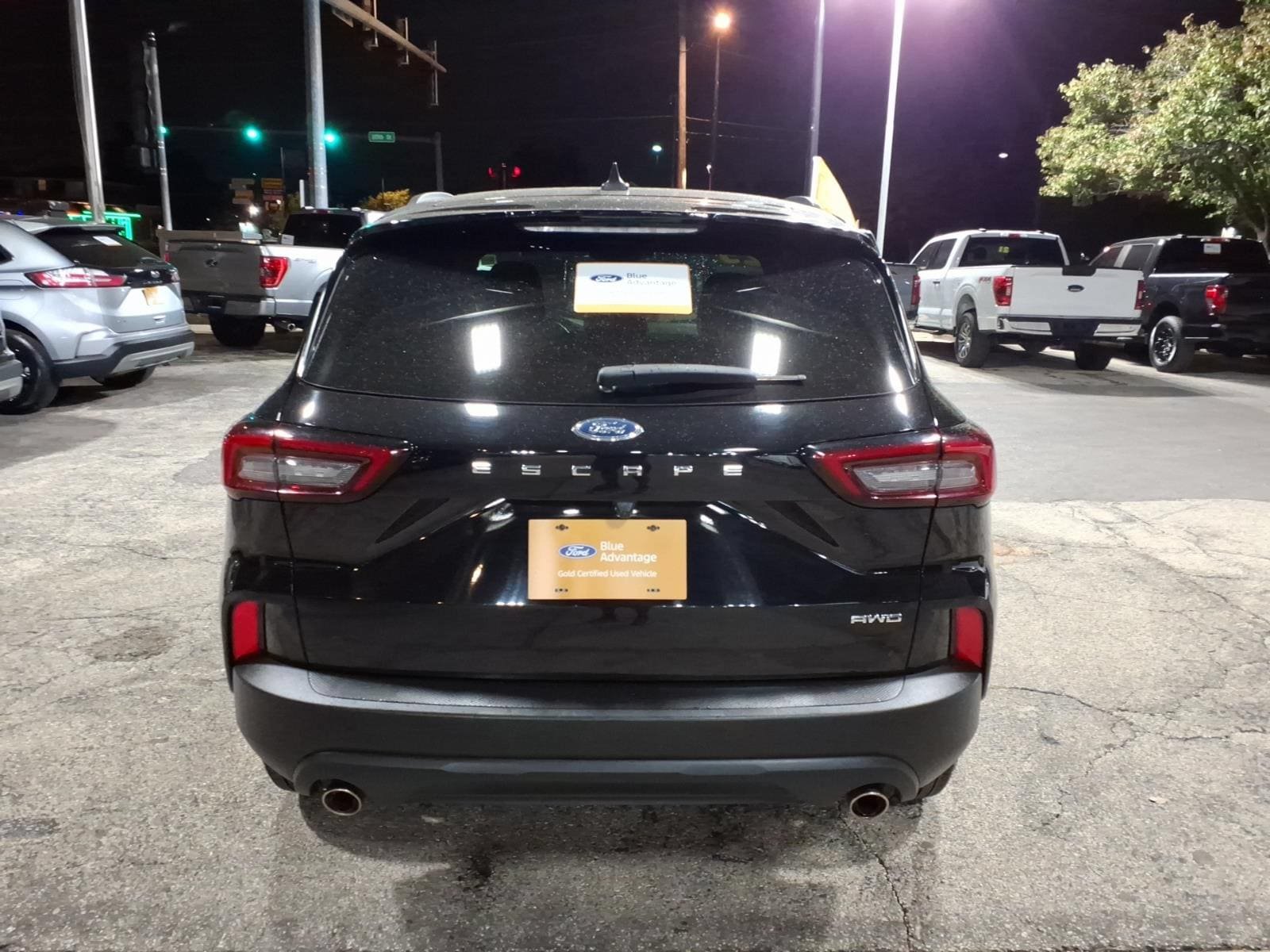 Certified 2025 Ford Escape ST-Line Select AWD/4WD image 4