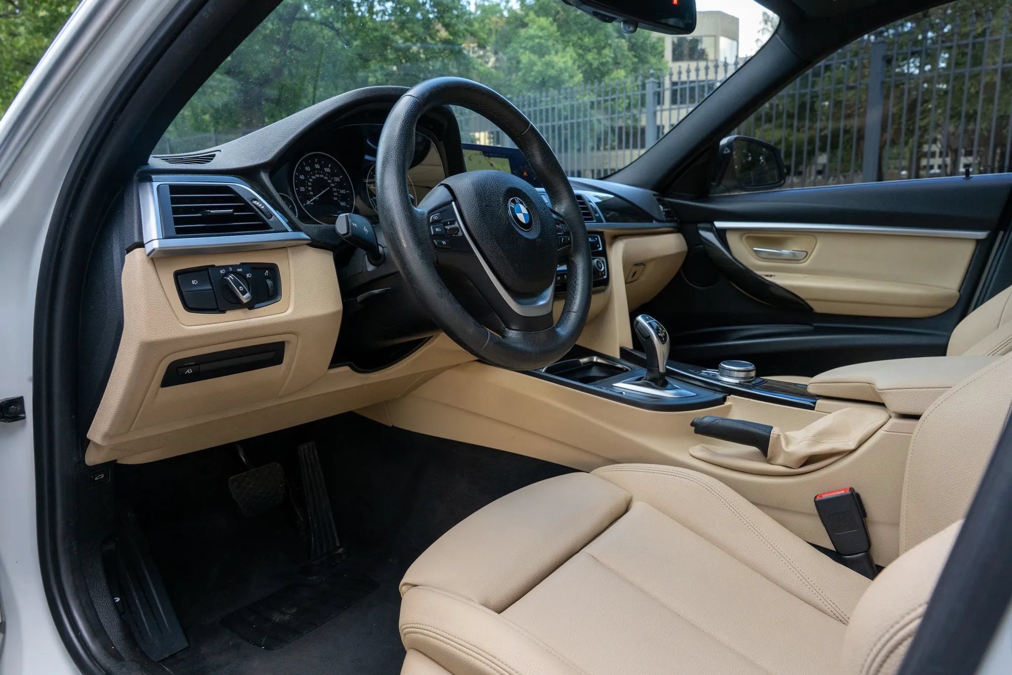 Used 2018 BMW 330i Sedan RWD image 10