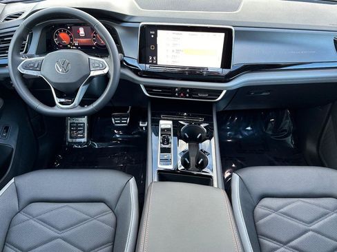 New 2026 Volkswagen Atlas Peak Edition image 12