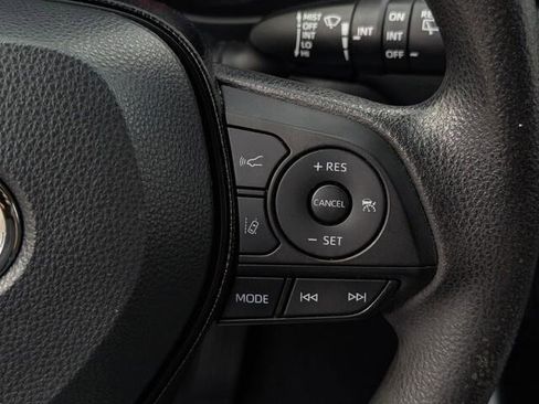 Used 2021 Toyota RAV4 XLE image 18