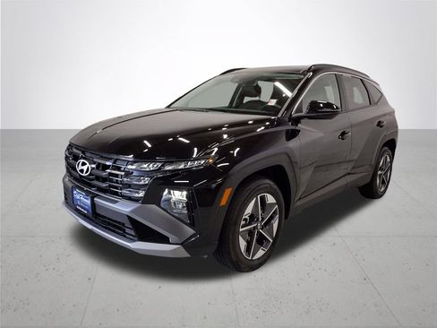 Certified 2025 Hyundai Tucson SEL AWD/4WD image 2