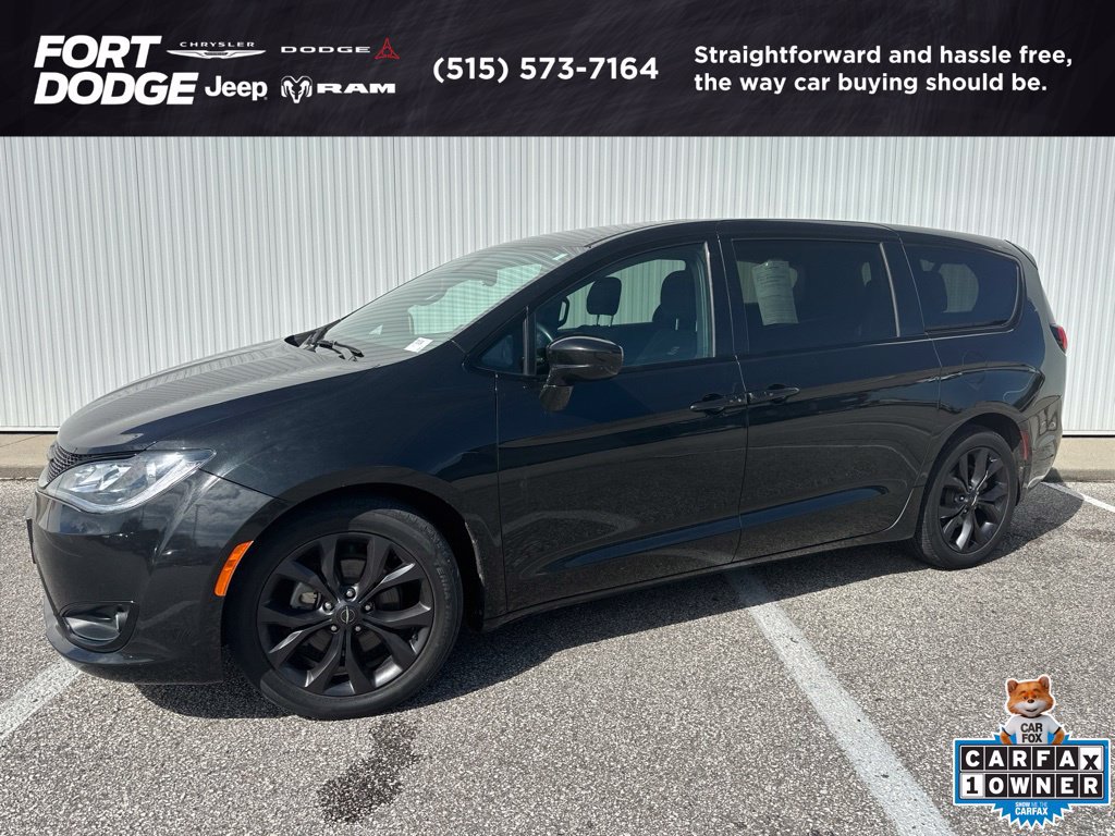 Used 2018 Chrysler Pacifica Touring Plus w/ S Appearance Package FWD image 1