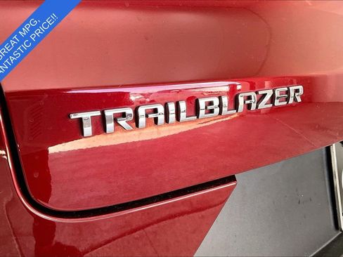 Used 2023 Chevrolet TrailBlazer LT w/ Convenience Package image 41