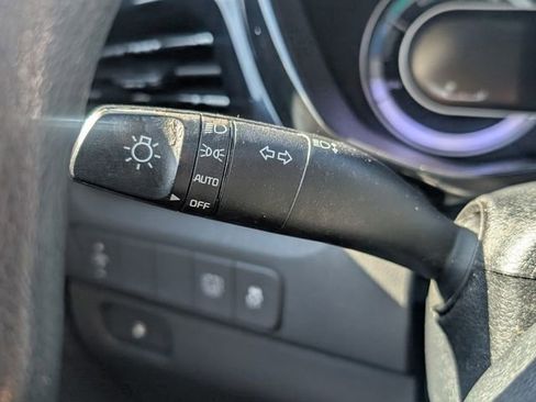 Used 2020 Kia Niro LX FWD image 30
