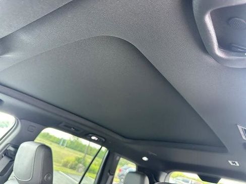 New 2025 Cadillac XT6 Luxury image 11