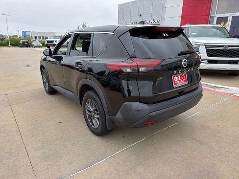 Used 2021 Nissan Rogue S FWD image 3
