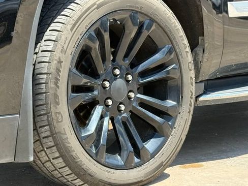 Used 2019 Cadillac Escalade Luxury AWD/4WD image 9