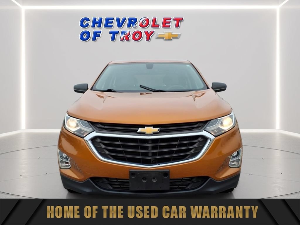 Used 2018 Chevrolet Equinox LS FWD image 2