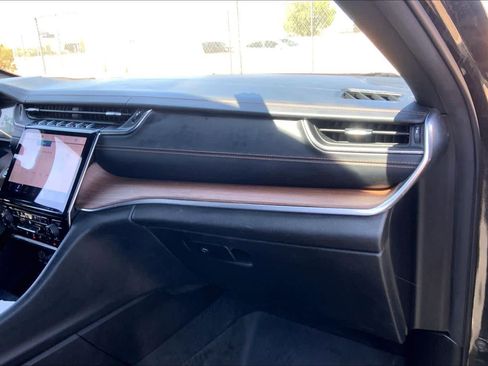 Used 2022 Jeep Grand Cherokee L Summit w/ Luxury Tech Group V image 16