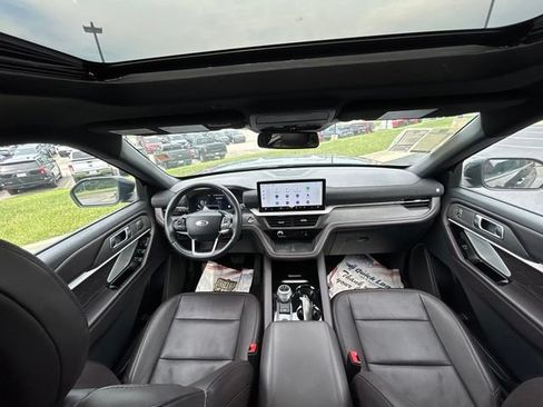 Used 2025 Ford Explorer Platinum w/ LUX Leather Package AWD/4WD image 57